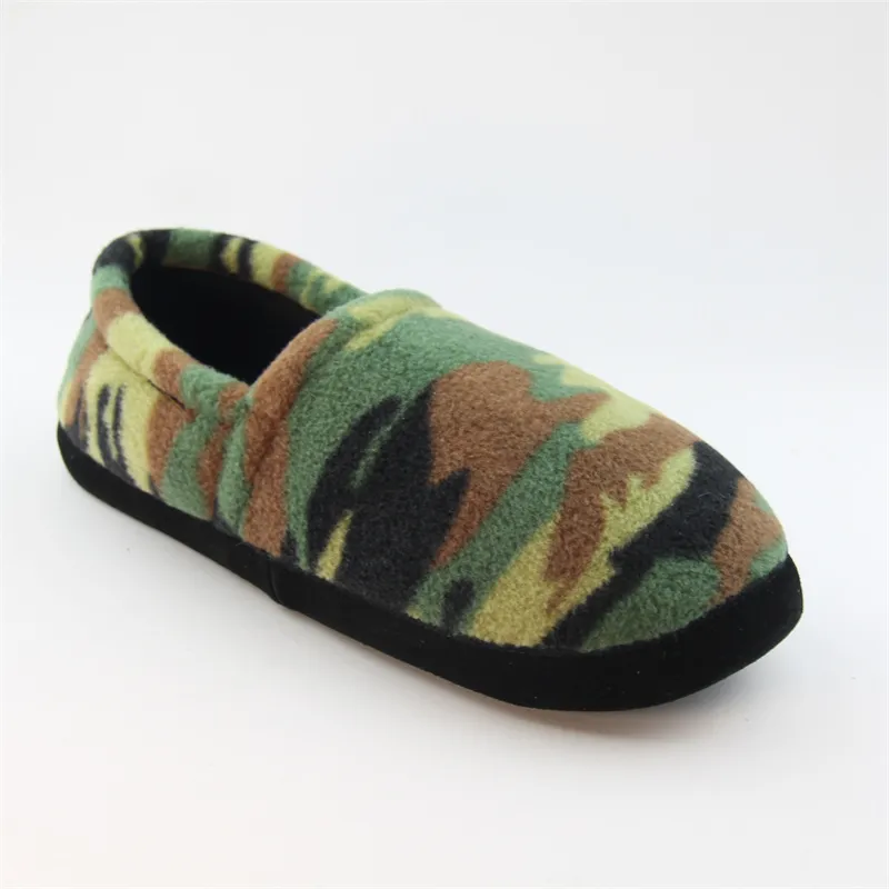 Men's camo fleece slipper with back closure