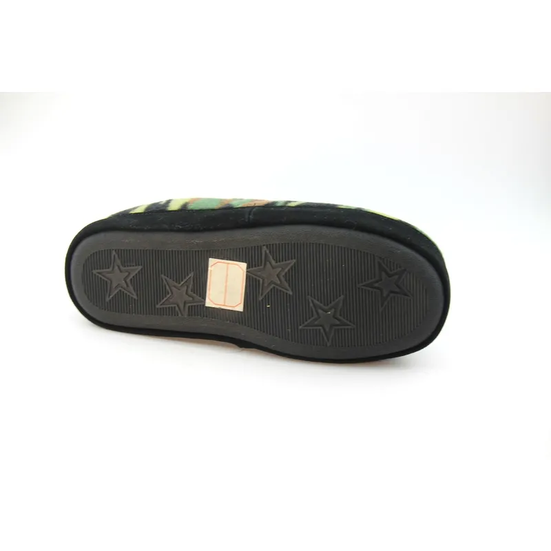 Men's camo fleece slipper with back closure