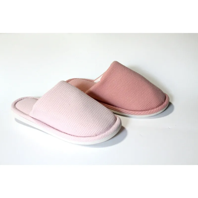 Wholesale Customizable Winter fuzzy slippers High quality hotel house slippers collection