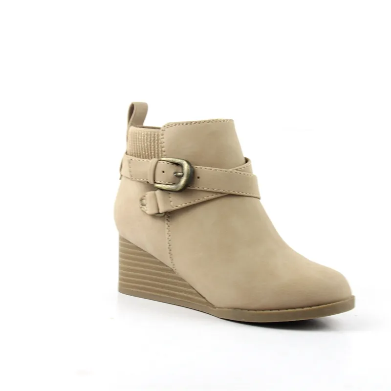 Wholesale Girls' PU Leather Ankle Booties with Zip & Straps Design